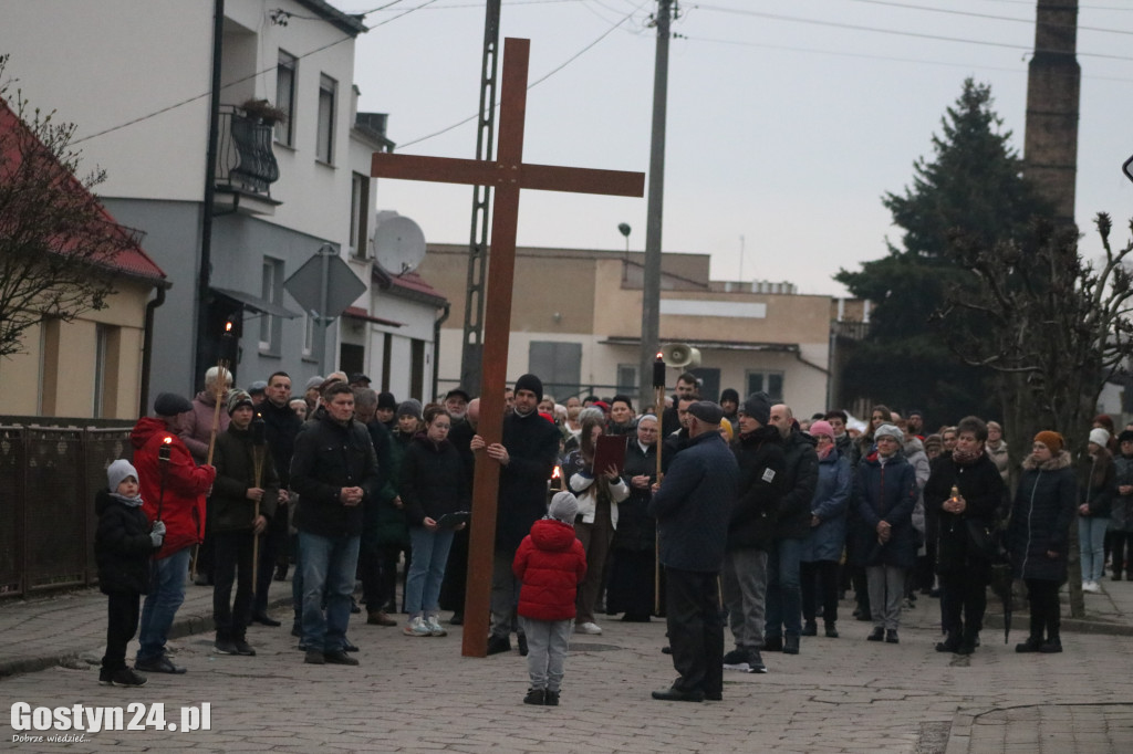 Drogi Krzyżowe w Gostyniu, Piaskach i Poniecu