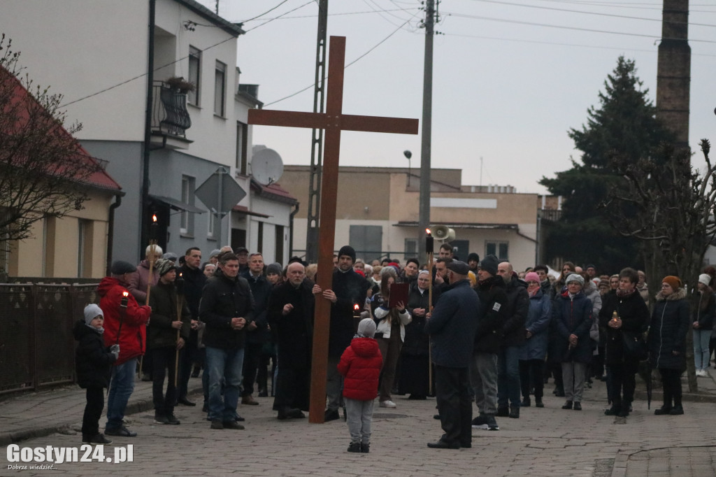 Drogi Krzyżowe w Gostyniu, Piaskach i Poniecu