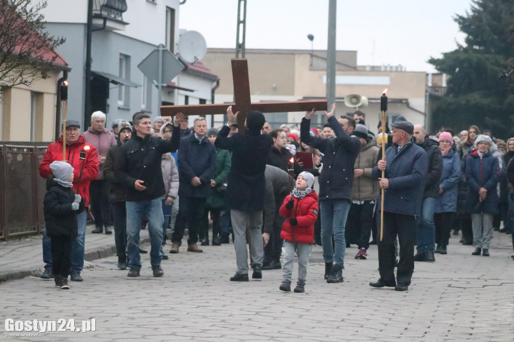 Drogi Krzyżowe w Gostyniu, Piaskach i Poniecu