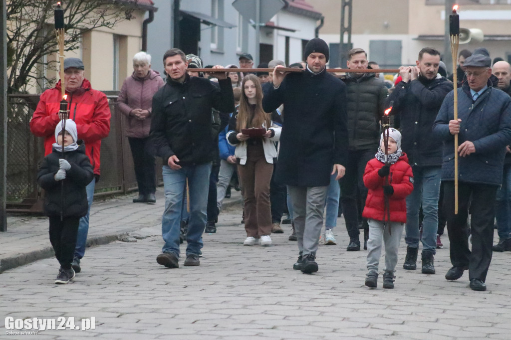 Drogi Krzyżowe w Gostyniu, Piaskach i Poniecu