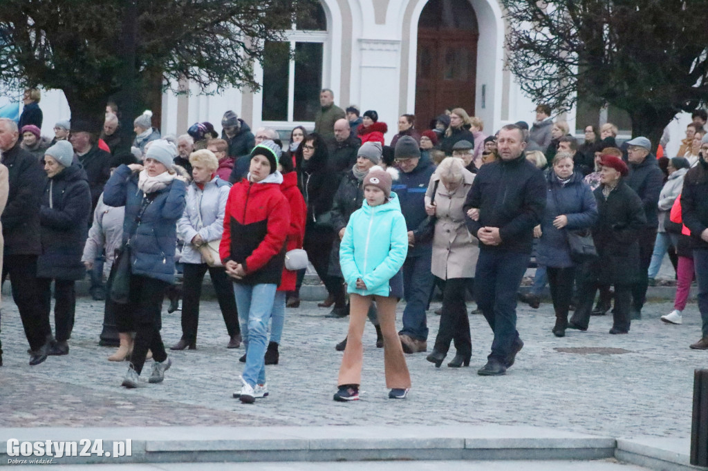 Drogi Krzyżowe w Gostyniu, Piaskach i Poniecu