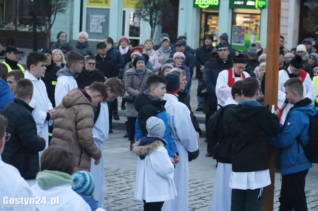 Drogi Krzyżowe w Gostyniu, Piaskach i Poniecu