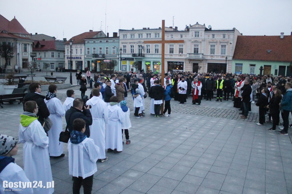Drogi Krzyżowe w Gostyniu, Piaskach i Poniecu