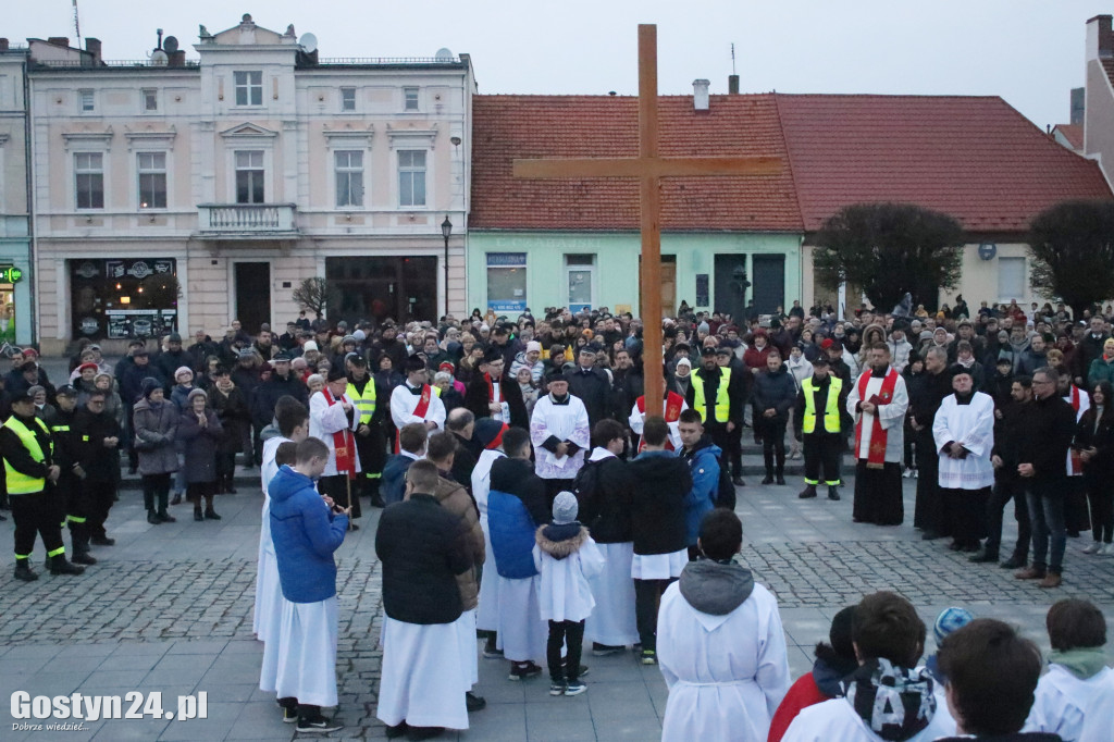 Drogi Krzyżowe w Gostyniu, Piaskach i Poniecu