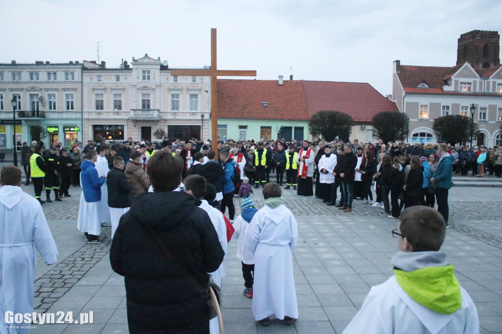 Drogi Krzyżowe w Gostyniu, Piaskach i Poniecu