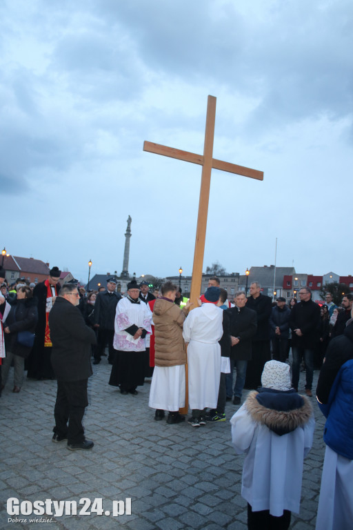 Drogi Krzyżowe w Gostyniu, Piaskach i Poniecu