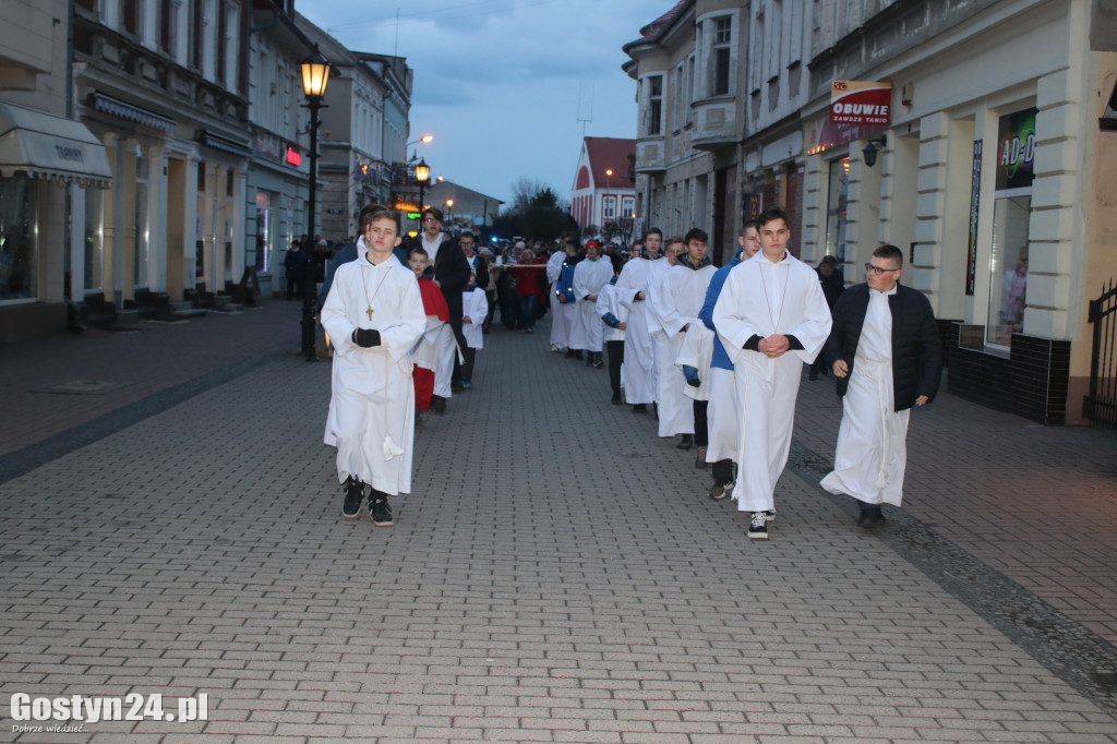 Drogi Krzyżowe w Gostyniu, Piaskach i Poniecu