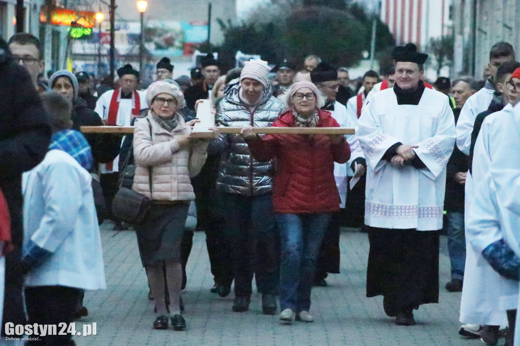 Drogi Krzyżowe w Gostyniu, Piaskach i Poniecu