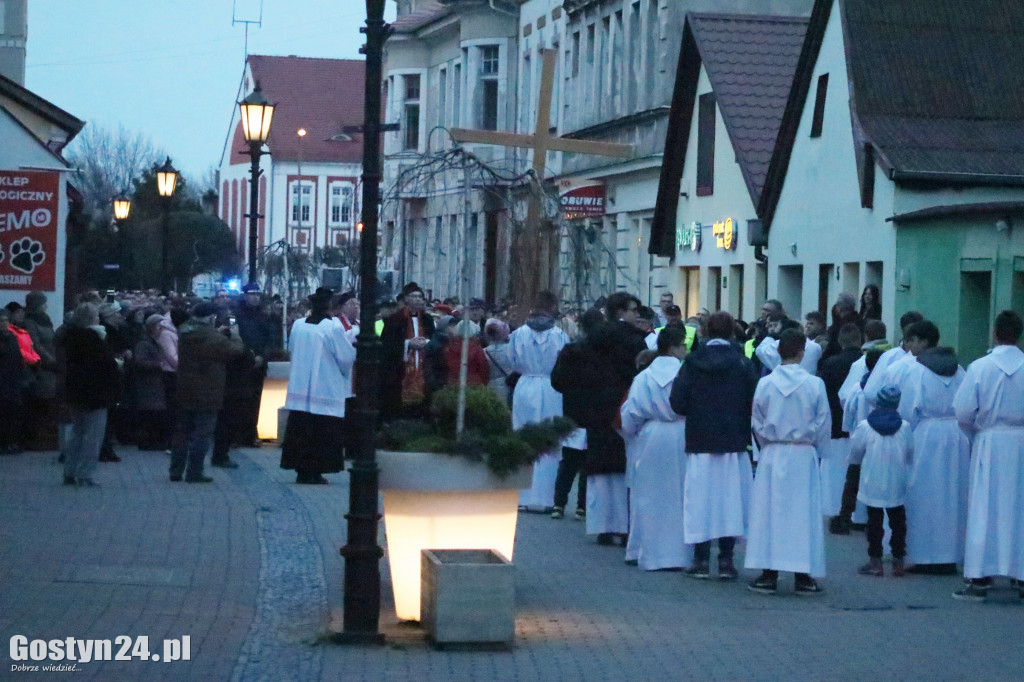 Drogi Krzyżowe w Gostyniu, Piaskach i Poniecu