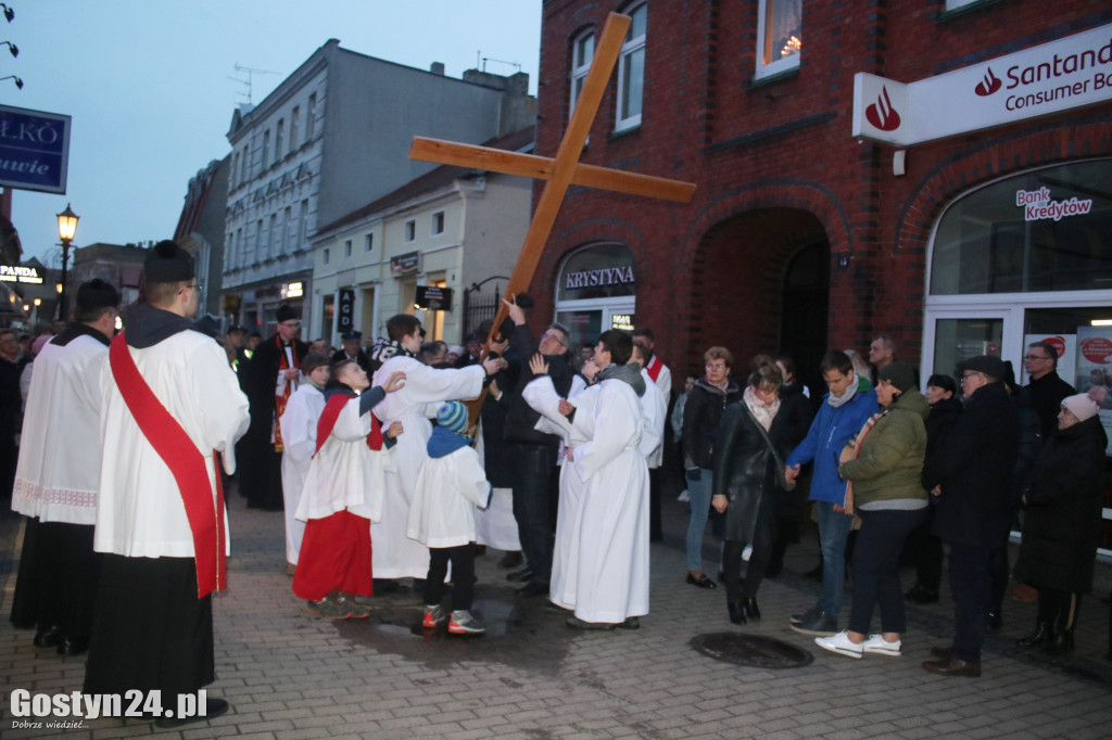 Drogi Krzyżowe w Gostyniu, Piaskach i Poniecu