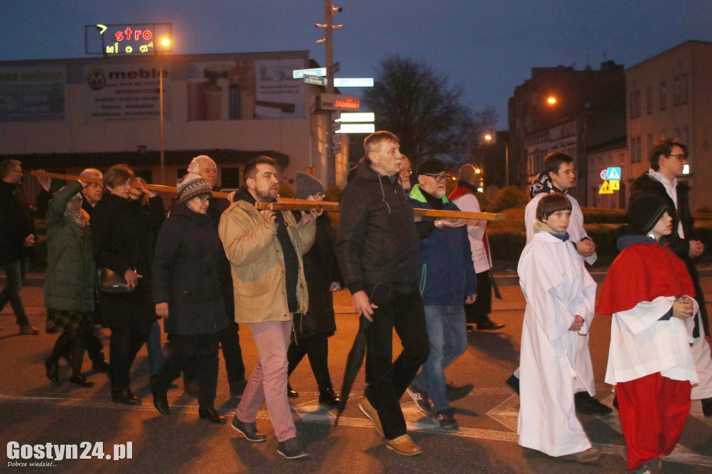 Drogi Krzyżowe w Gostyniu, Piaskach i Poniecu