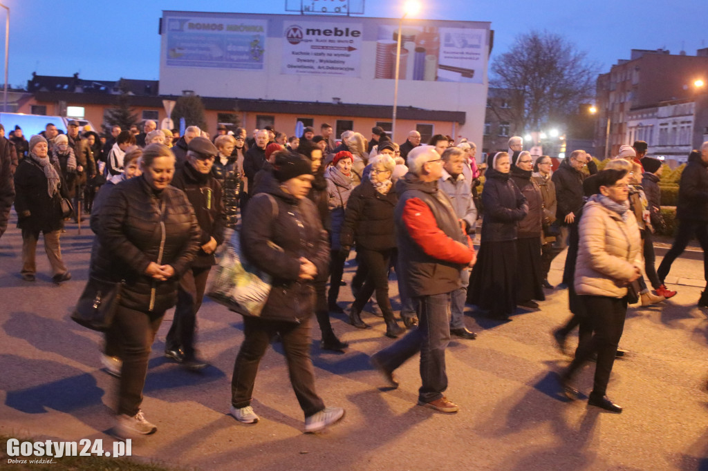 Drogi Krzyżowe w Gostyniu, Piaskach i Poniecu