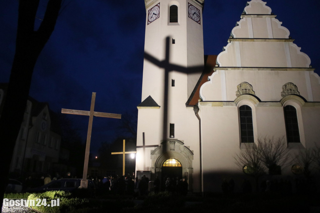 Drogi Krzyżowe w Gostyniu, Piaskach i Poniecu