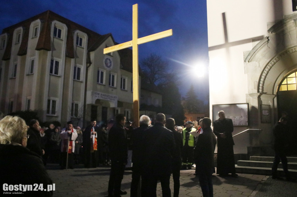 Drogi Krzyżowe w Gostyniu, Piaskach i Poniecu