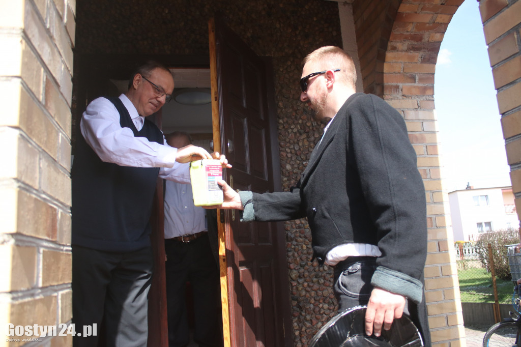 Kominiarze przeszli w Lany Poniedziałek przez Zalesie