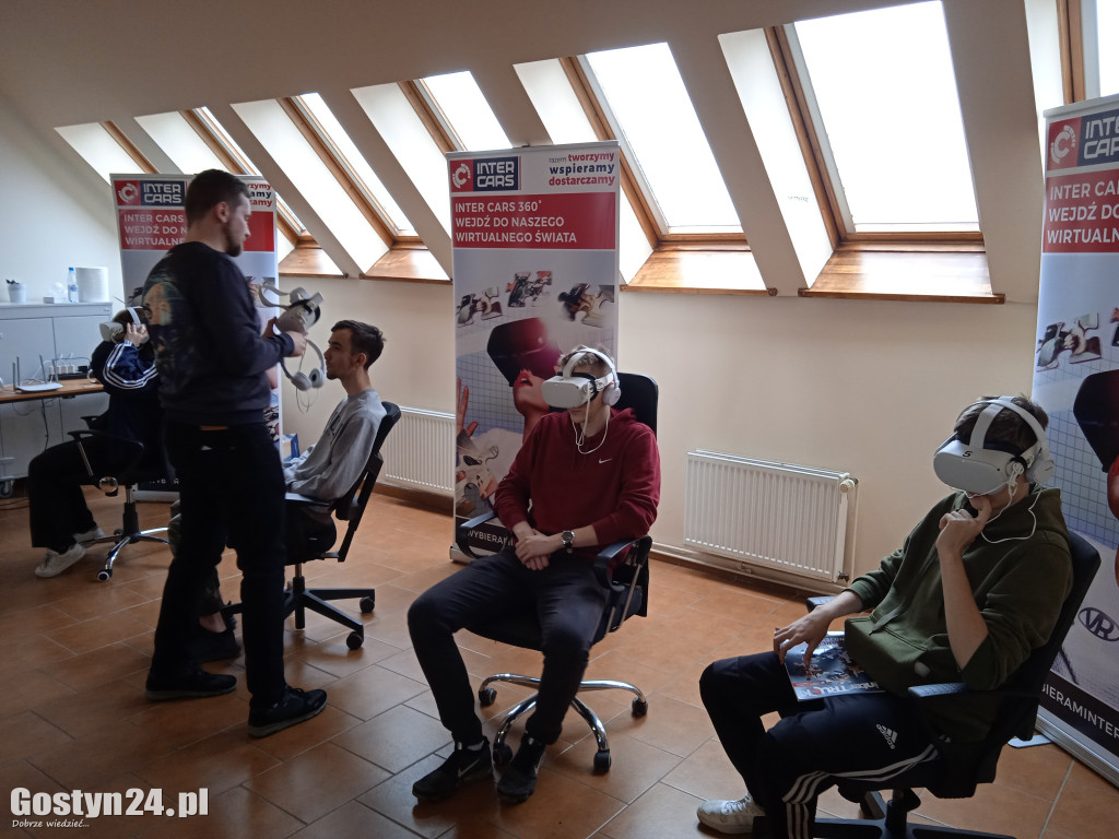 Spotkanie uczniów ZSOiZ w Pogorzeli z przedstawicielami firm