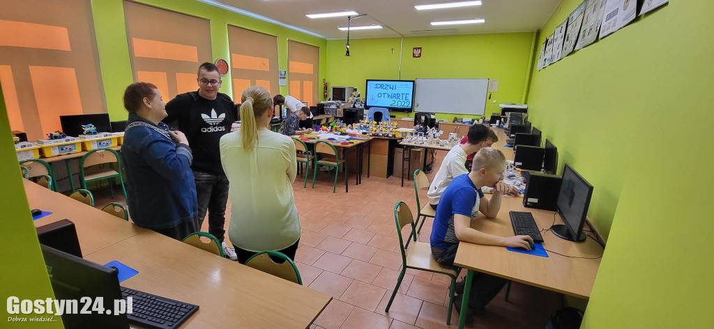 Postarali się bardzo. Drzwi Otwarte w ZSOiZ w Pogorzeli