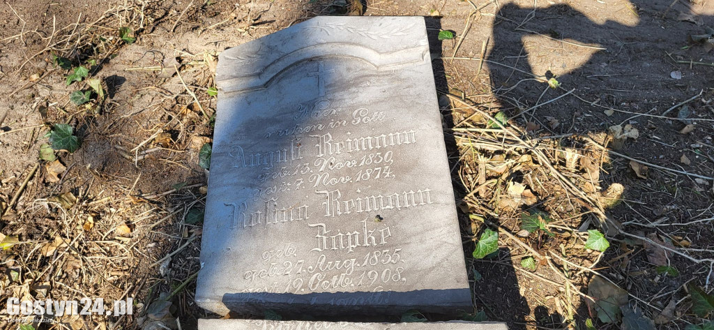 Sprzątanie cmentarza ewangelickiego w Gumienicach