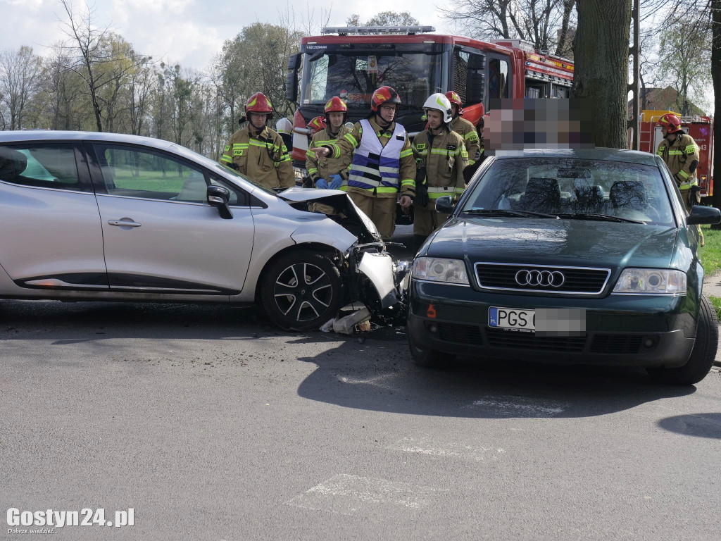 Zderzenie na ul. Nadstawek w Pępowie