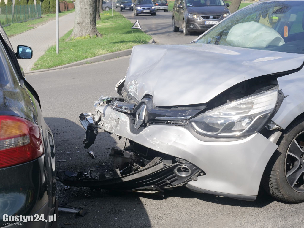 Zderzenie na ul. Nadstawek w Pępowie