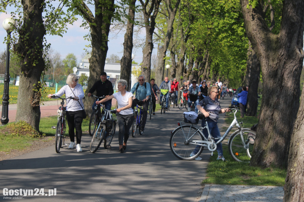 Rowerowa majówka i koncert przy wiatraku w Pępowie