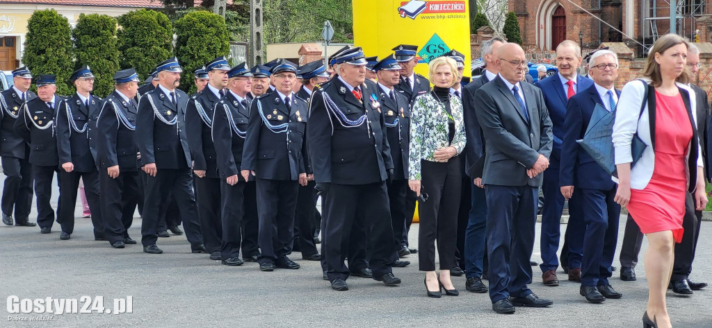 Uroczystości nadania sztandaru dla OSP w Pępowie