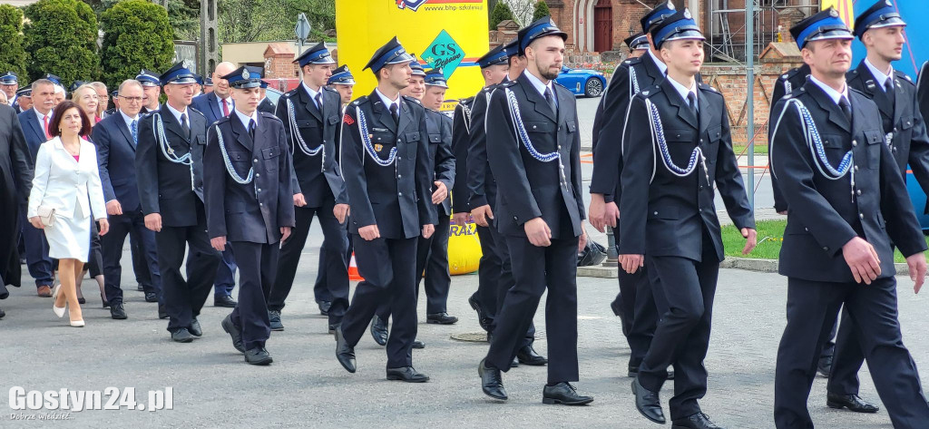 Uroczystości nadania sztandaru dla OSP w Pępowie