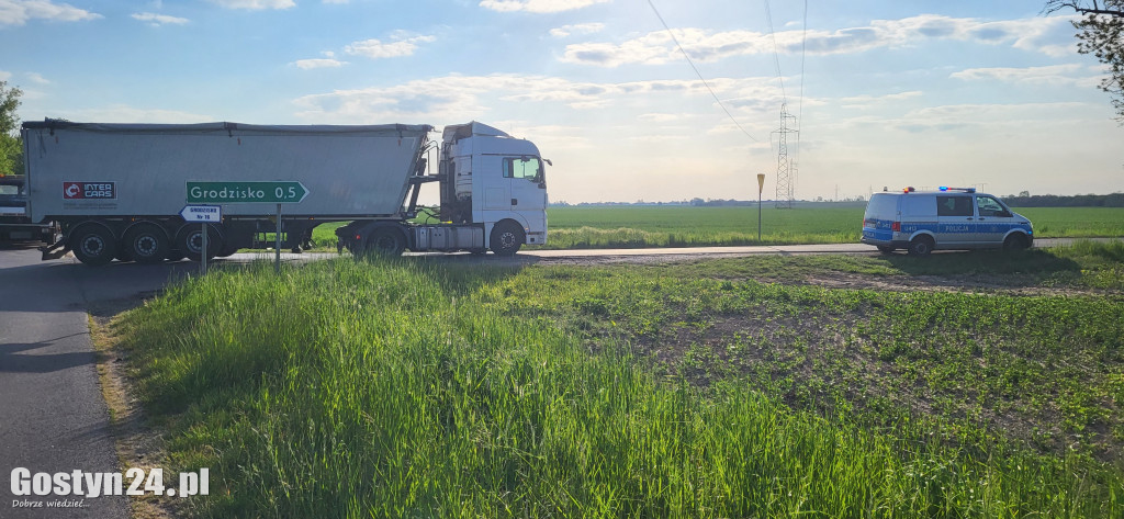 Zderzenie busa z ciężarówką na trasie Gostyń-Poniec