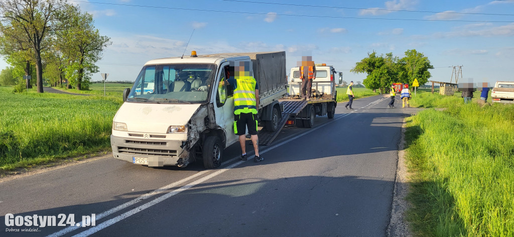 Zderzenie busa z ciężarówką na trasie Gostyń-Poniec