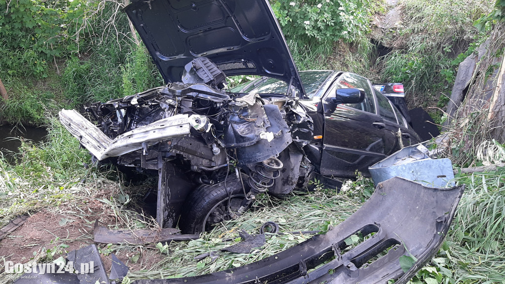 Wypadek BMW, którym kierował 18-latek