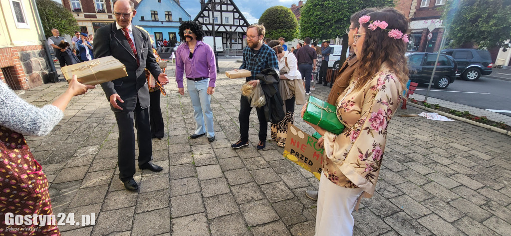 Gra Miejska w Poniecu i absurdy PRL-u