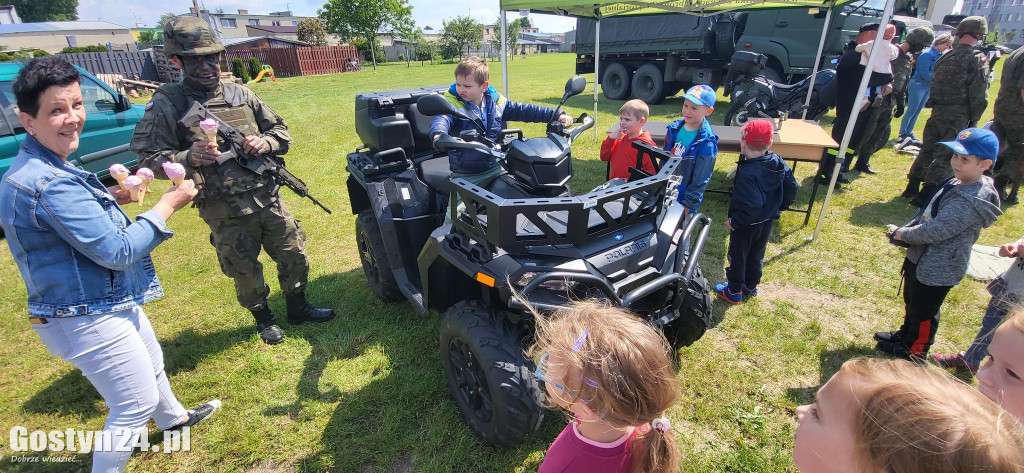 Dzień Dziecka z policją, strażakami , żołnierzami i ratownikami...