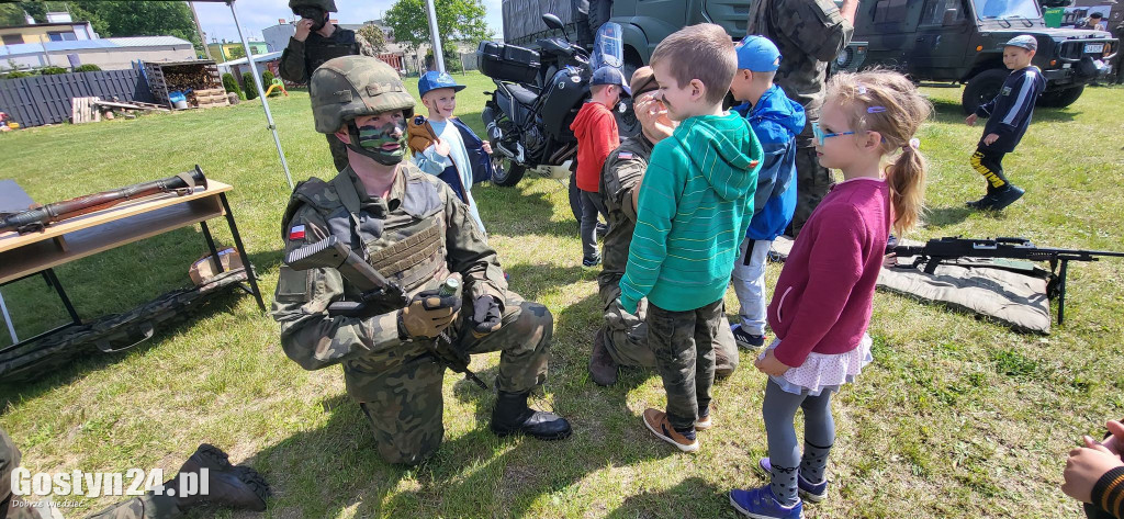 Dzień Dziecka z policją, strażakami , żołnierzami i ratownikami...