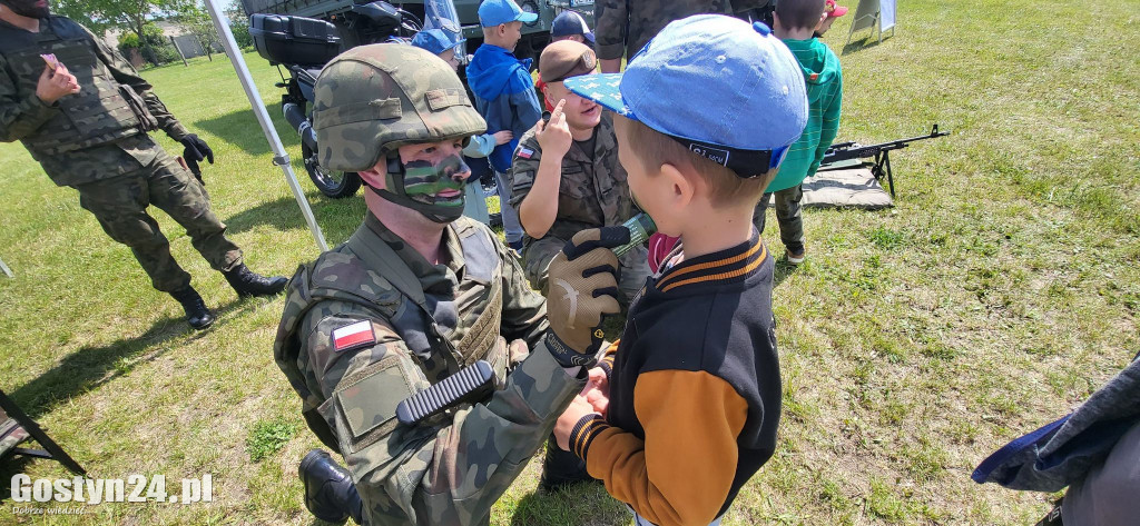 Dzień Dziecka z policją, strażakami , żołnierzami i ratownikami...