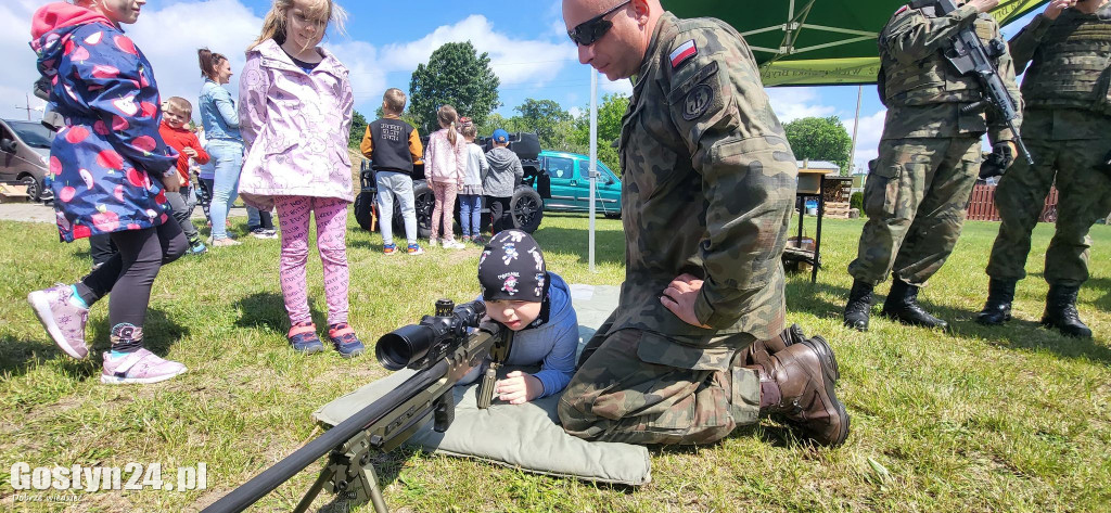 Dzień Dziecka z policją, strażakami , żołnierzami i ratownikami...
