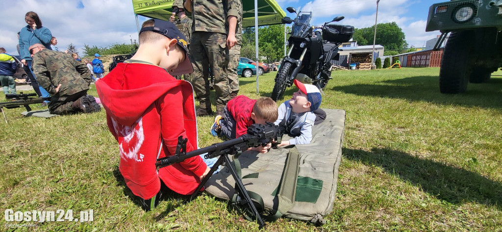 Dzień Dziecka z policją, strażakami , żołnierzami i ratownikami...