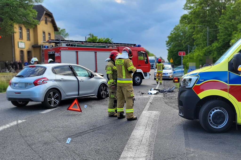 Wypadek na DK12 w Krzemieniewie. Na pomoc wezwano LPR