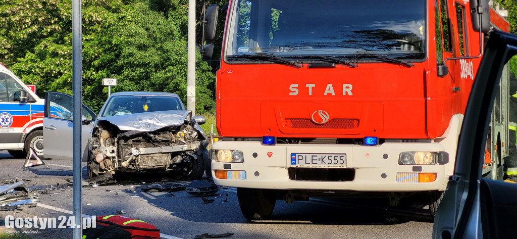 Wypadek na DK12 w Krzemieniewie. Na pomoc wezwano LPR