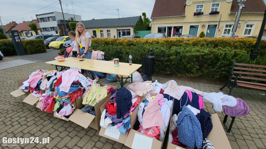 Kiermasz pełen dodatków i ubrań w Piaskach. Dla Zuzi