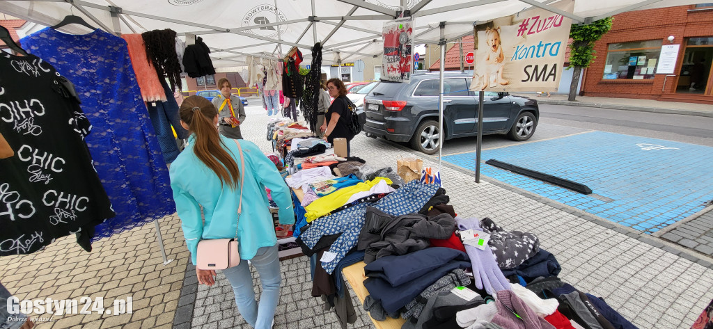 Kiermasz pełen dodatków i ubrań w Piaskach. Dla Zuzi