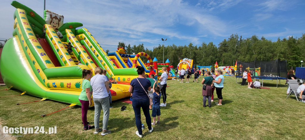 Dzień Dziecka w Piaskach i festyn dla Zuzi w SP 5 Gostyń