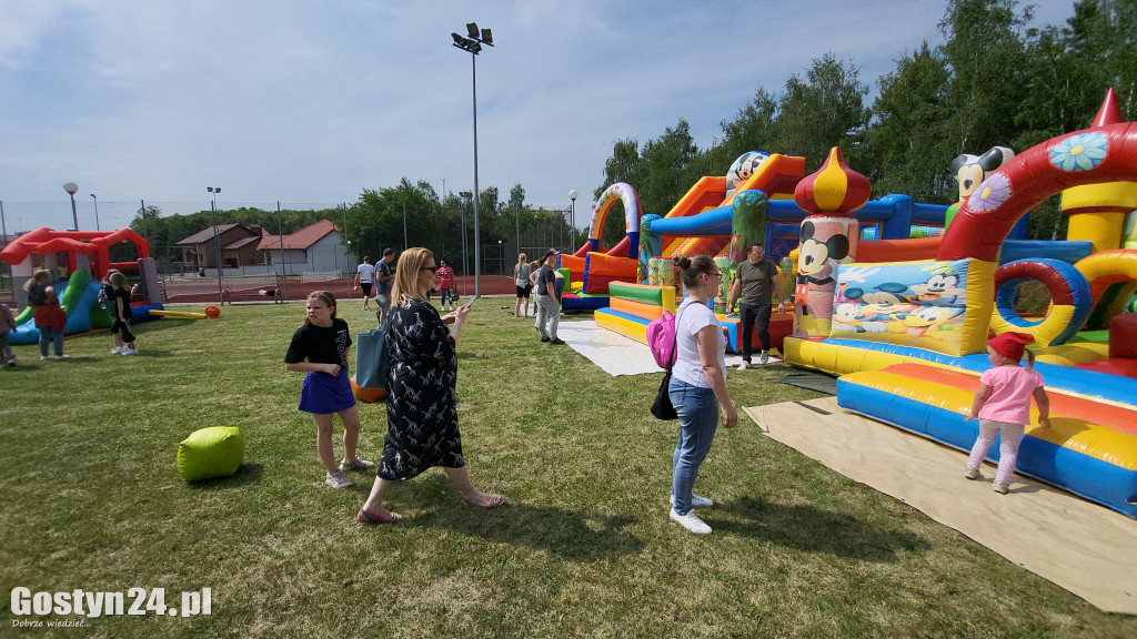 Dzień Dziecka w Piaskach i festyn dla Zuzi w SP 5 Gostyń