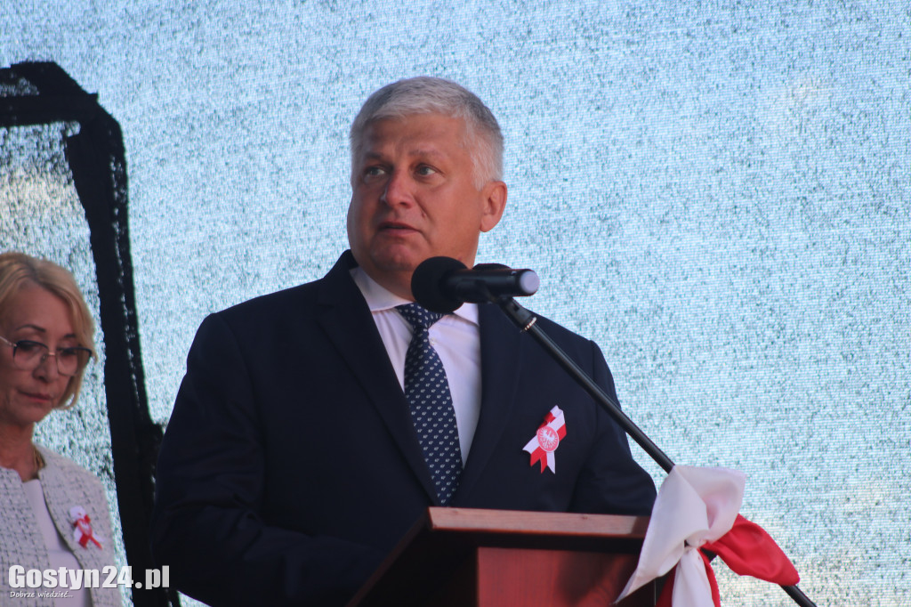 Uroczystość nadania imienia SP w Nieparcie