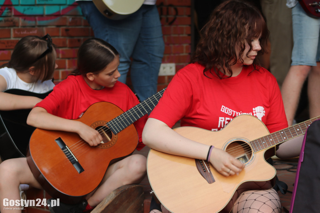 Trzeci Gostyński rekord Gitarowy w parku miejskim