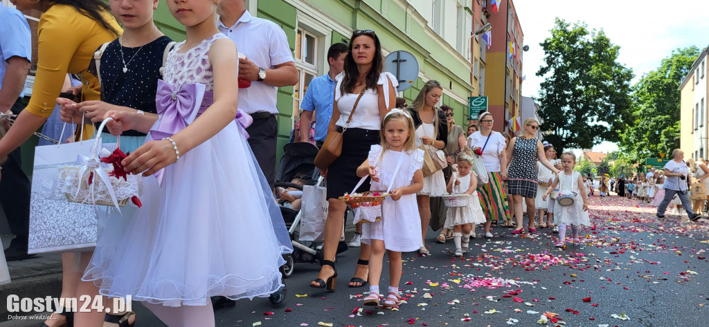 Procesja Bożego Ciała ulicami Gostynia