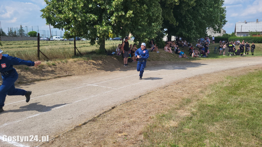 Zawody strażackie na stadionie w Daleszynie