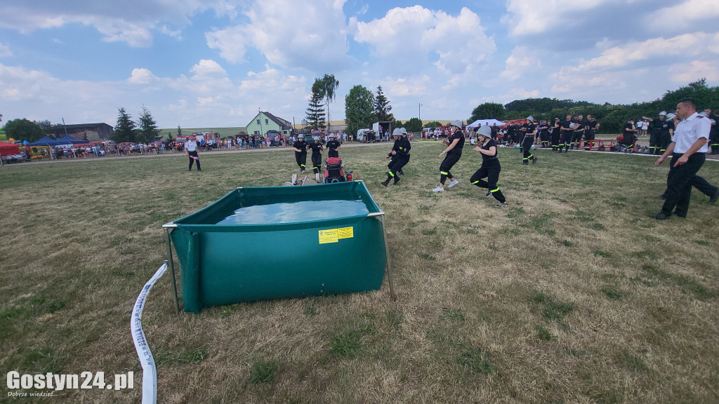 Zawody strażackie na stadionie w Daleszynie