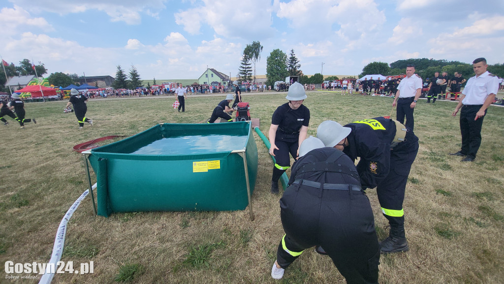 Zawody strażackie na stadionie w Daleszynie