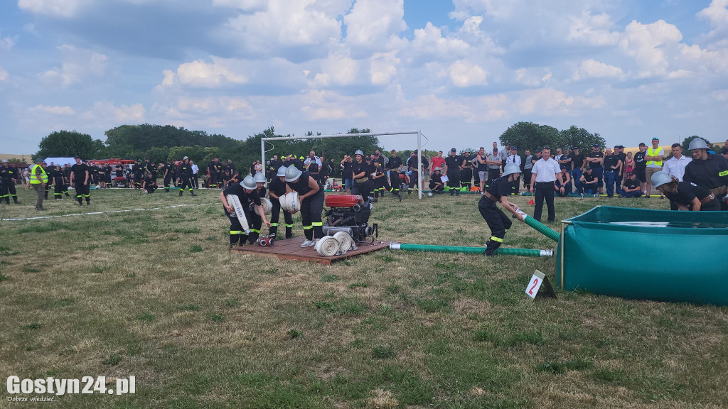 Zawody strażackie na stadionie w Daleszynie
