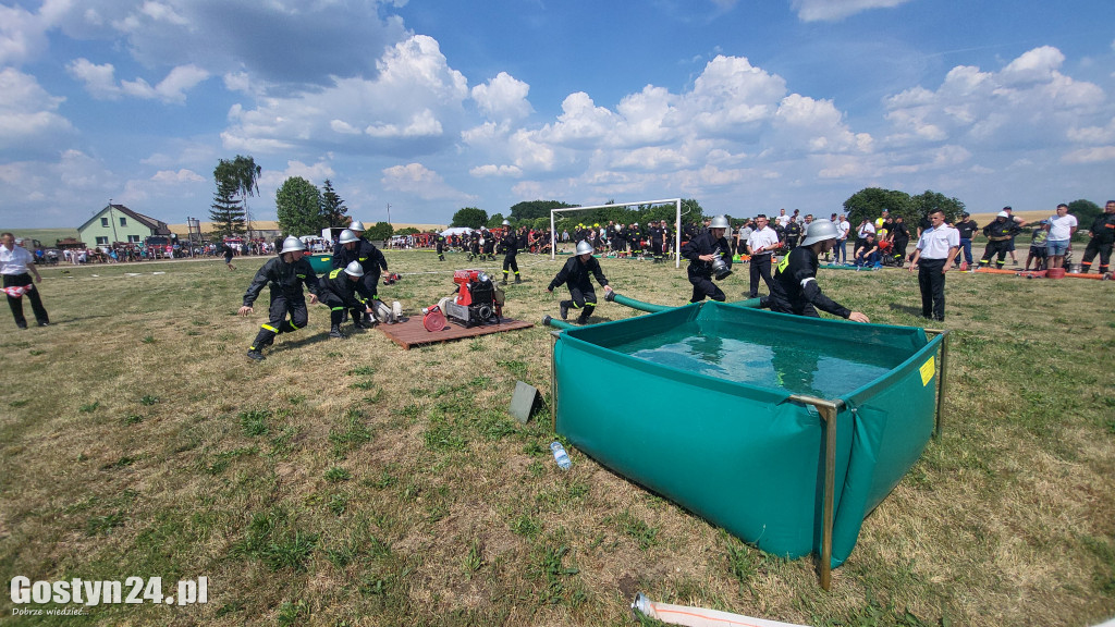 Zawody strażackie na stadionie w Daleszynie